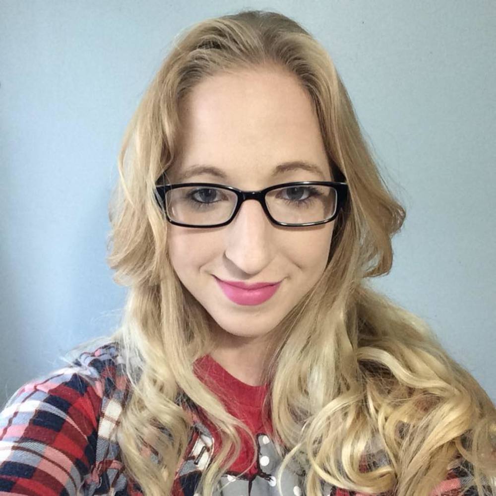 Meet your Posher, Holly